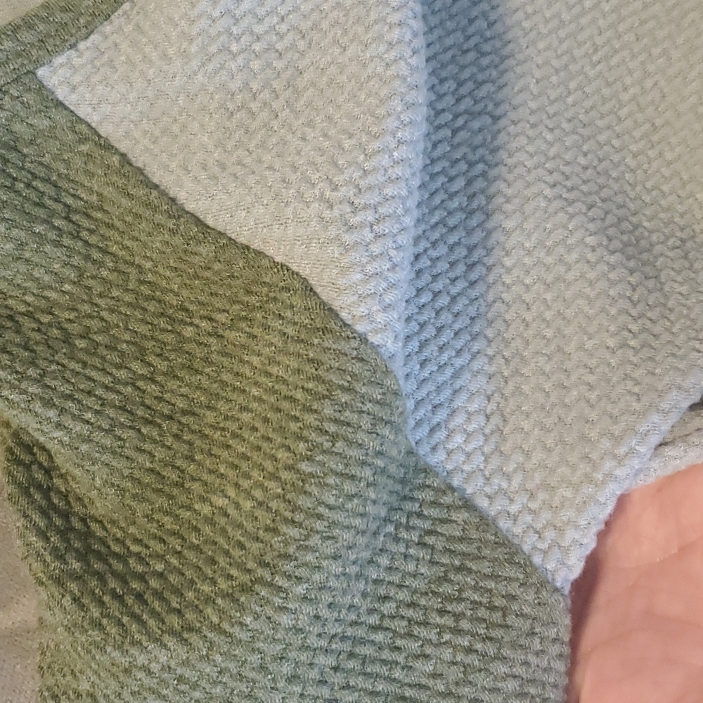 Lularoe Julia Raglan - Picture 4 of 5